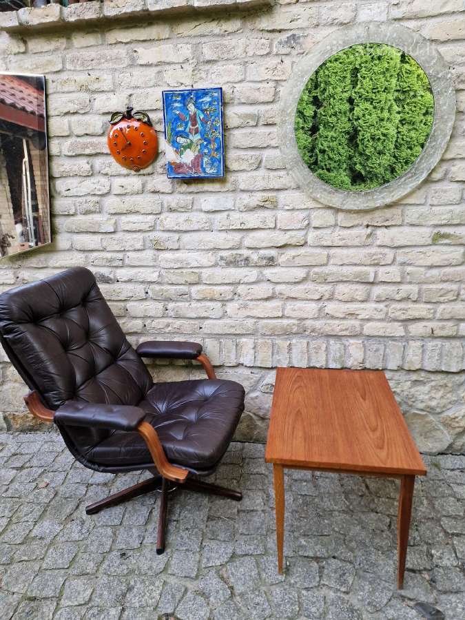 Vintažinis mid century tikmedžio staliukas - nuotraukos Nr. 4