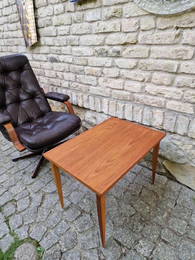 Vintažinis mid century tikmedžio staliukas - nuotraukos Nr. 15