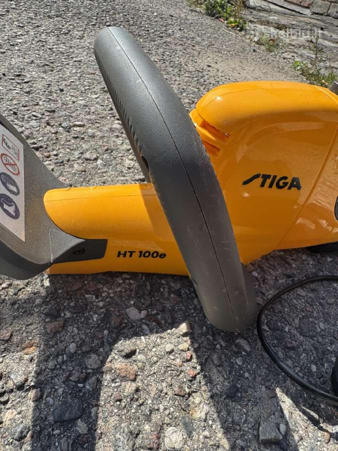 Akumuliatorinės gyvatvorių žirklės Stiga Ht 100e - nuotraukos Nr. 2