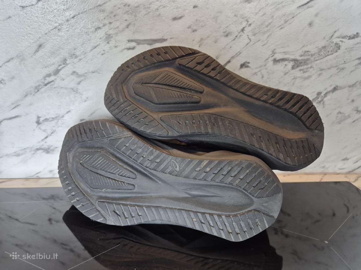 Asics Novablast 5. Dydis 39,5. Juoda & Opalo - nuotraukos Nr. 11