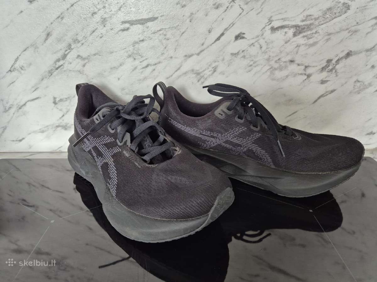 Asics Novablast 5. Dydis 39,5. Juoda & Opalo - nuotraukos Nr. 5