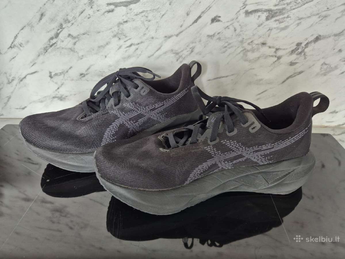 Asics Novablast 5. Dydis 39,5. Juoda & Opalo - nuotraukos Nr. 3