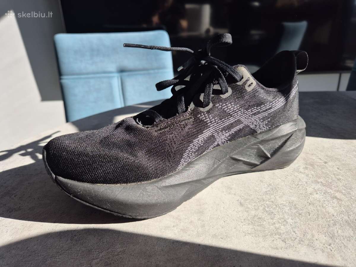 Asics Novablast 5. Dydis 39,5. Juoda & Opalo - nuotraukos Nr. 10