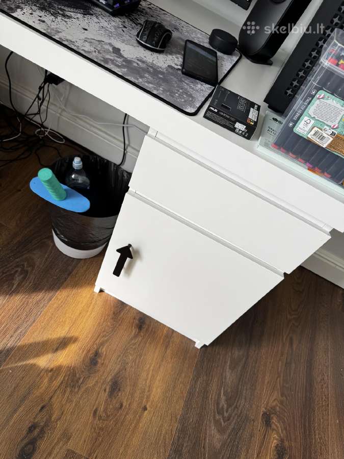 Ikea rasomasis stalas Malm - nuotraukos Nr. 2