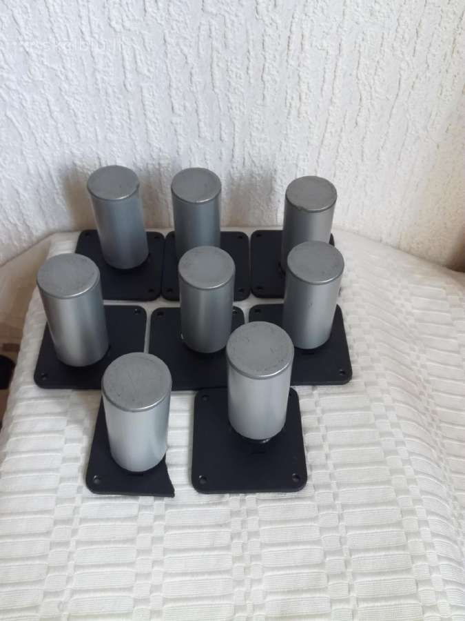 Sidabro spalvos,apvalios,plastiko baldų kojos. - nuotraukos Nr. 2