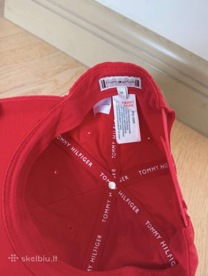 Raudona Tommy Hilfiger kepurė nuo saulės - nuotraukos Nr. 3