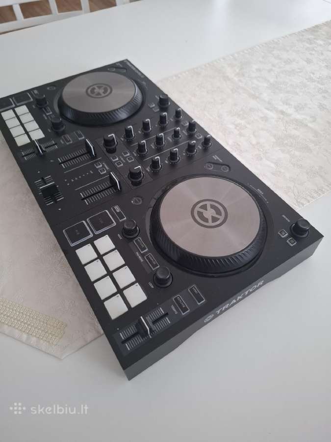 Native Instruments Traktor S2 Mk3 - nuotraukos Nr. 2