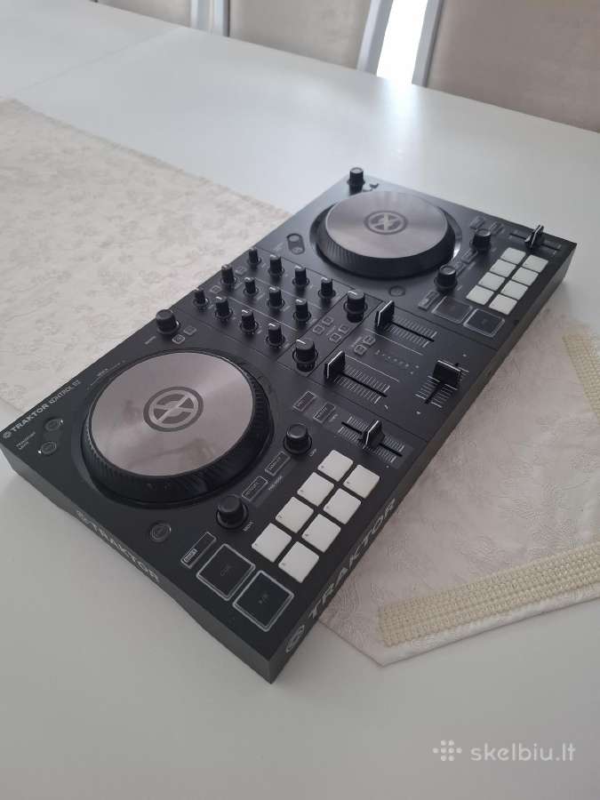 Native Instruments Traktor S2 Mk3 - nuotraukos Nr. 3