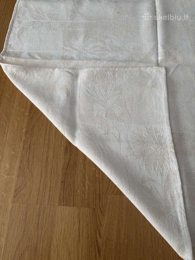 Baltas siuvinėtas patalynės komplektas - nuotraukos Nr. 3