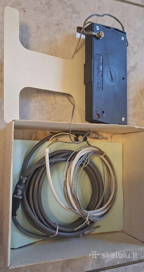 Retro automobilinė elektroninė antena „AV-2403u“ - nuotraukos Nr. 2