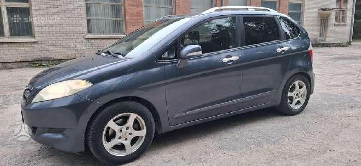 Parduodama erdvi ir patikima Honda Fr-v 6 sėdimos - nuotraukos Nr. 8