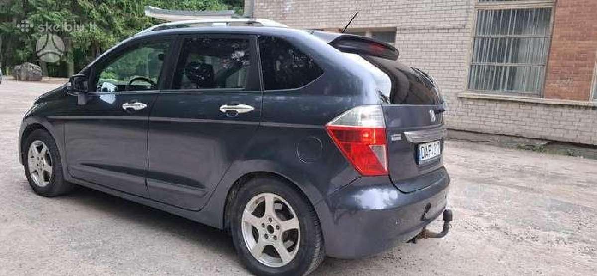 Parduodama erdvi ir patikima Honda Fr-v 6 sėdimos - nuotraukos Nr. 10