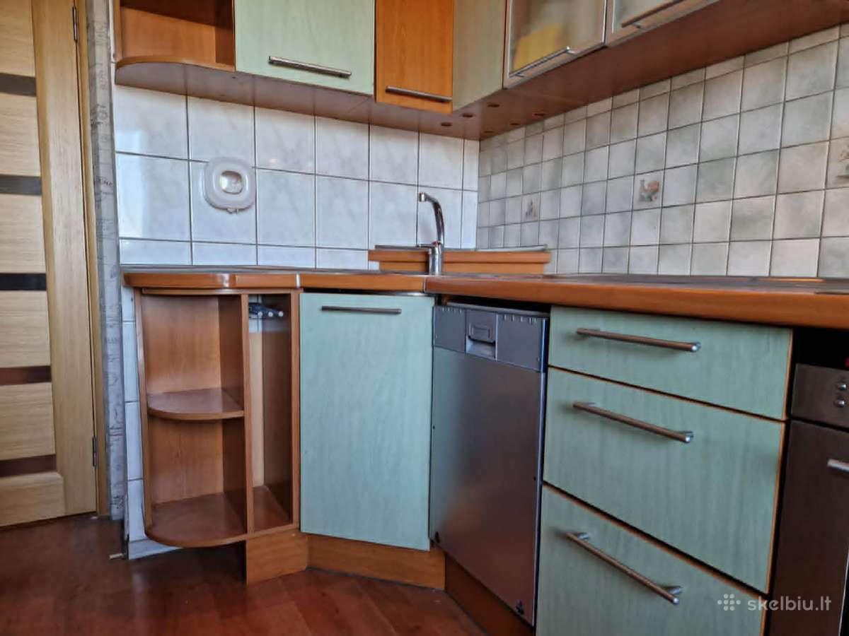 Virtuvės baldai su stalu ir kampinė spintelė - nuotraukos Nr. 8