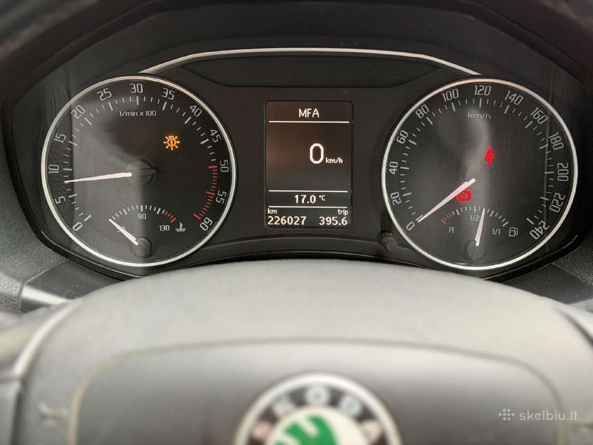 Skoda octavia 1,6 tdi 4x4 - nuotraukos Nr. 9
