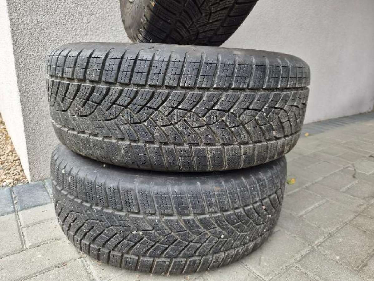 Mažai naudotos žieminės 225/55 R17 padangos - nuotraukos Nr. 3