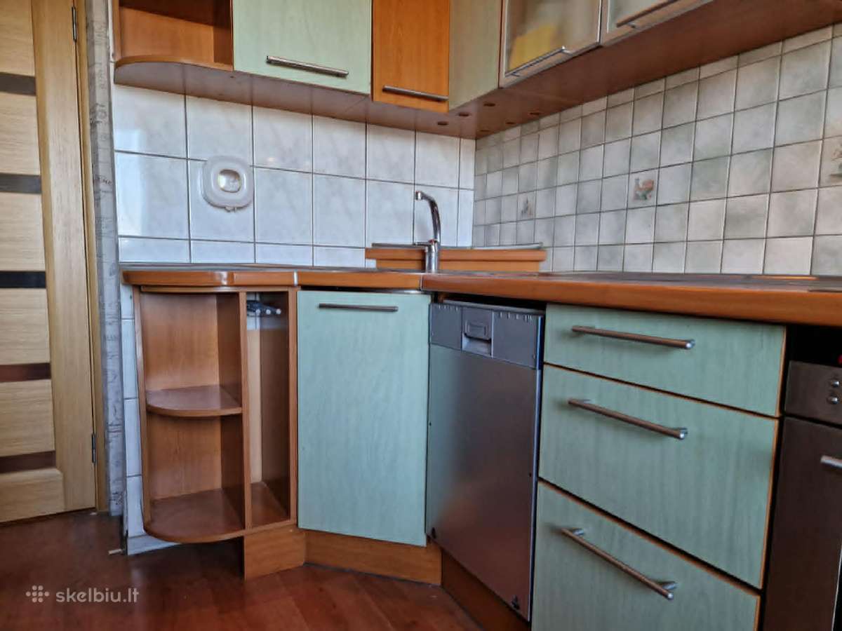 Virtuvės baldai su stalu ir kampinė spintelė - nuotraukos Nr. 7