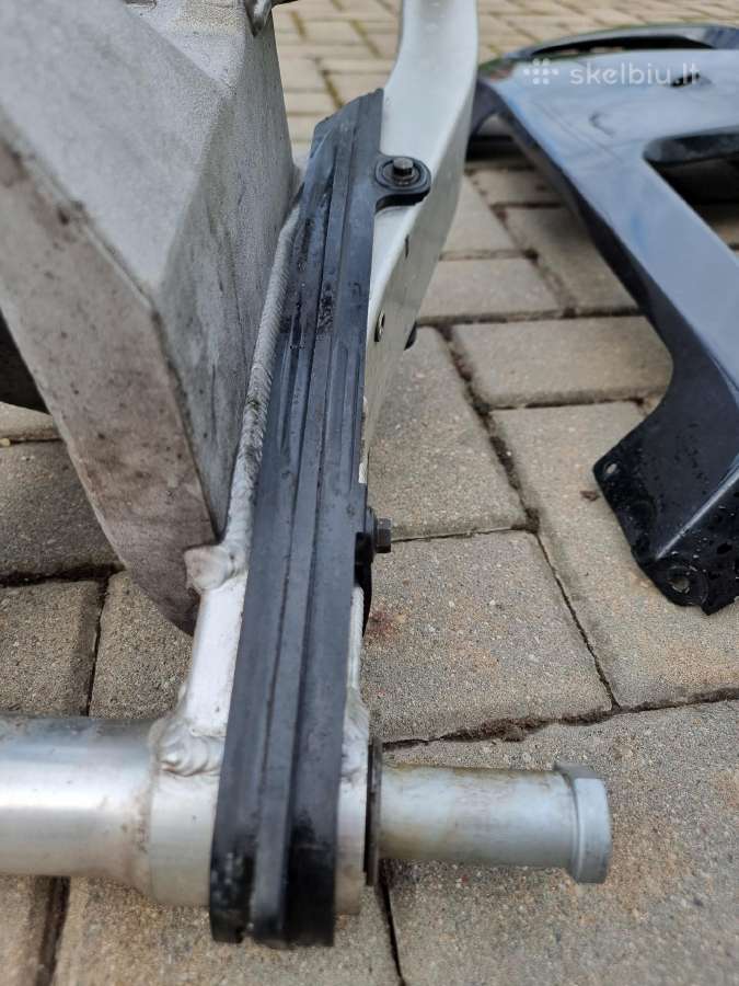 Honda Cbr1000rr (Sc57) dalys - nuotraukos Nr. 2