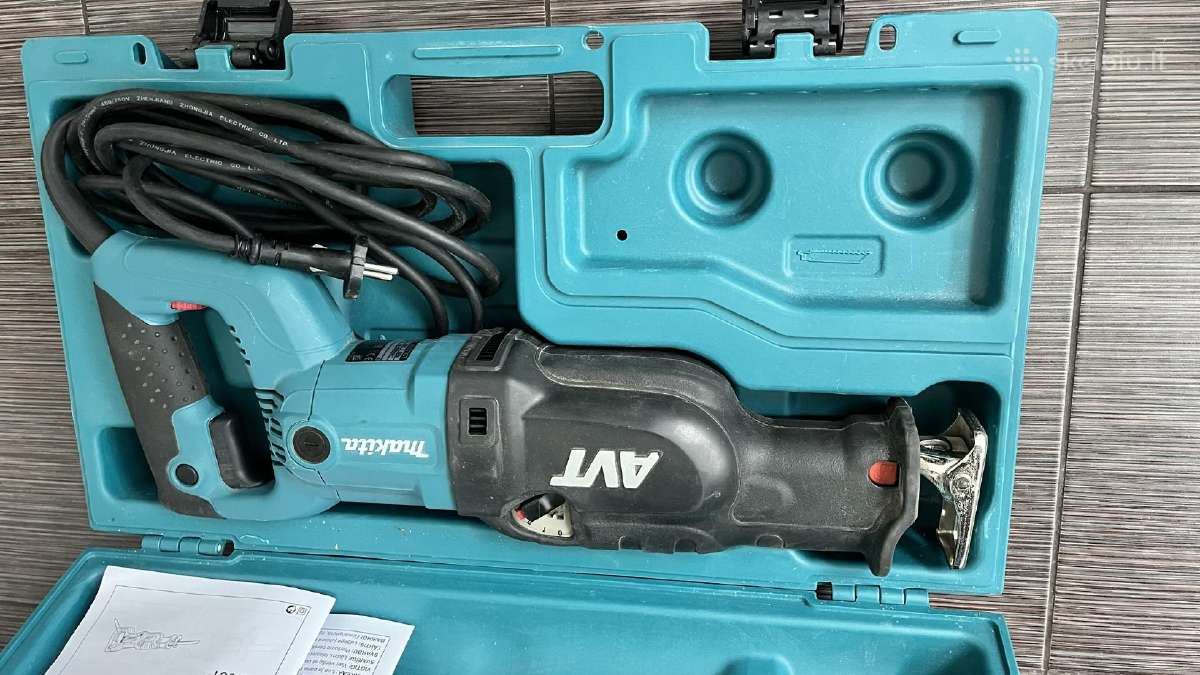 Tiesinis pjūklas Makita Jr3070ct - nuotraukos Nr. 2
