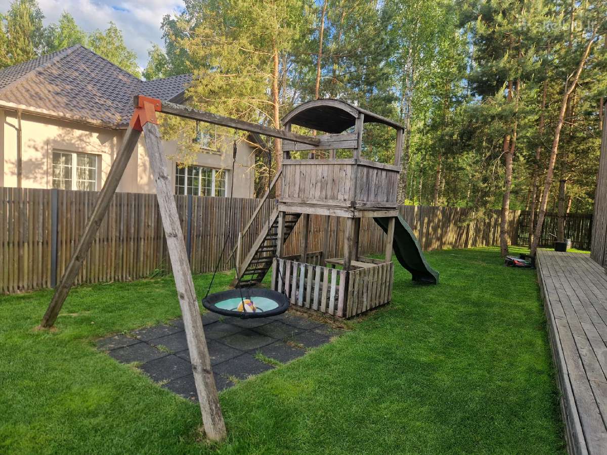 Parduodamas vaikų žaidimų namelis su supynėmis - nuotraukos Nr. 6