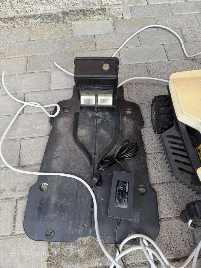 Parduodamas žoliapjovės robotukas - nuotraukos Nr. 3