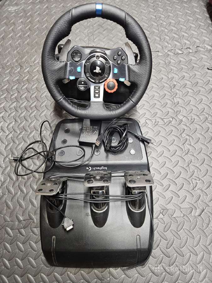Ps4 1tb ir Logitech g29 vairas su pedalais - nuotraukos Nr. 2