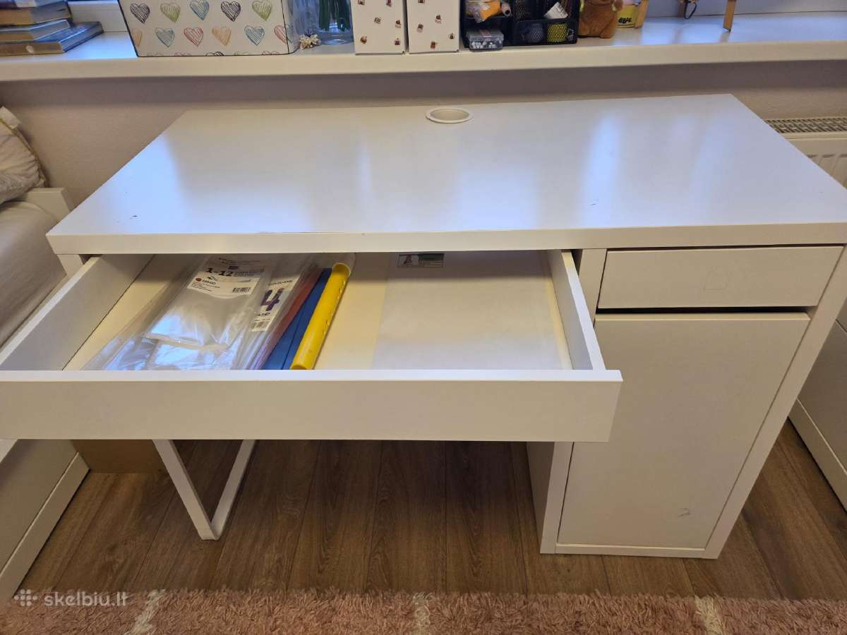 Nedidelis rašomasis stalas Ikea - nuotraukos Nr. 4