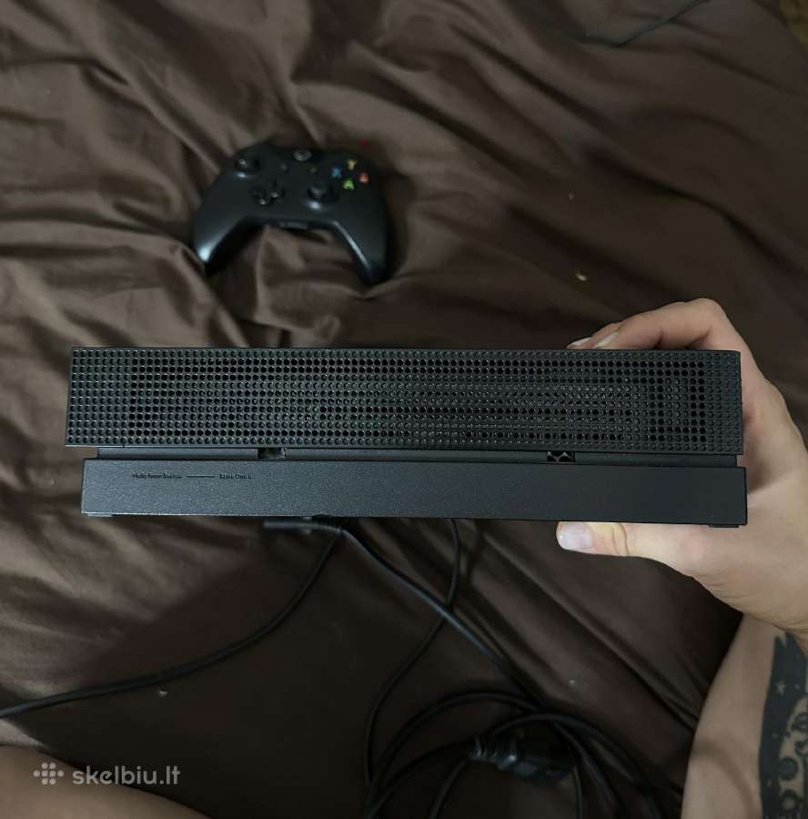 Xbox One X 1tb + 5 žaidimai + pultelis + laidai - nuotraukos Nr. 7