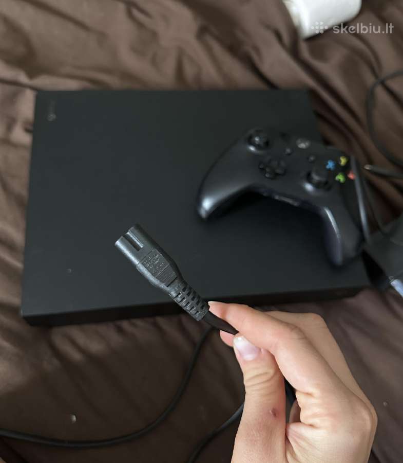 Xbox One X 1tb + 5 žaidimai + pultelis + laidai - nuotraukos Nr. 8
