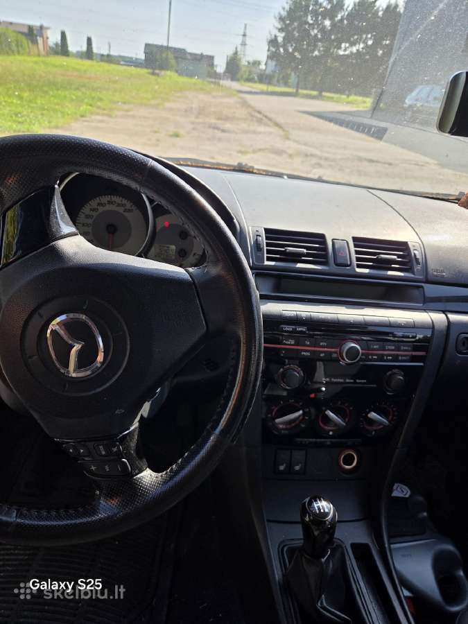 Mazda 3 su variklio defektu - nuotraukos Nr. 3