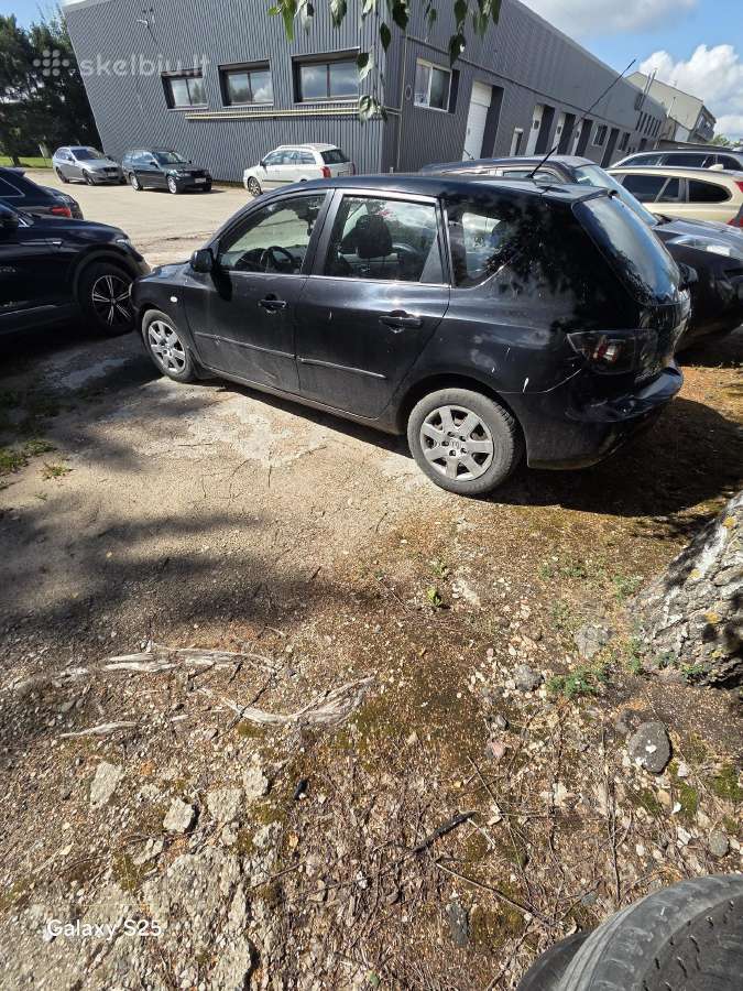 Mazda 3 su variklio defektu - nuotraukos Nr. 4