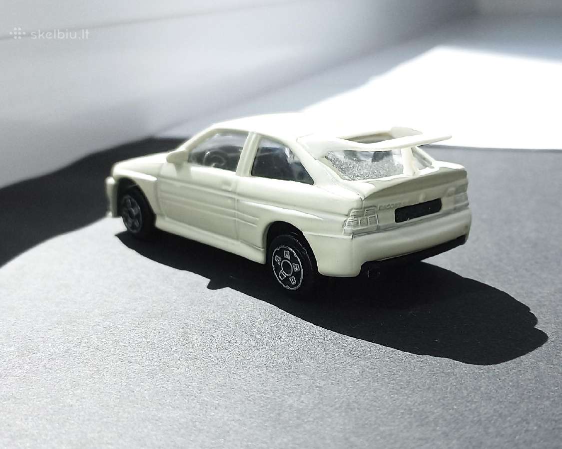 Bburago Ford Escort RS Cosworth (1:43) - nuotraukos Nr. 4