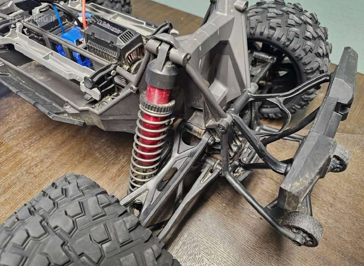 Traxxas Xmaxx 8s 4x4 - nuotraukos Nr. 5