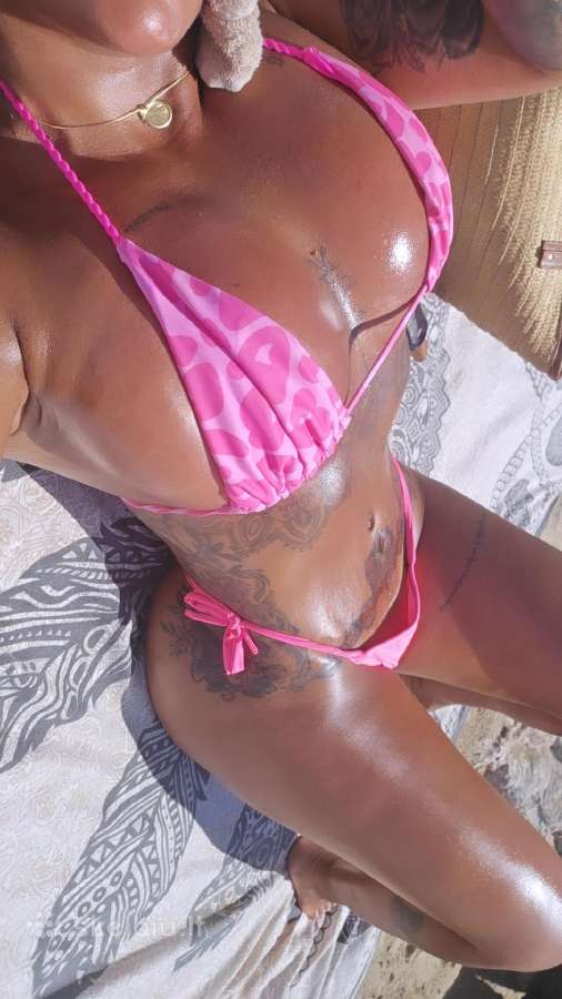 Sexy Latina with tattoos - nuotraukos Nr. 7