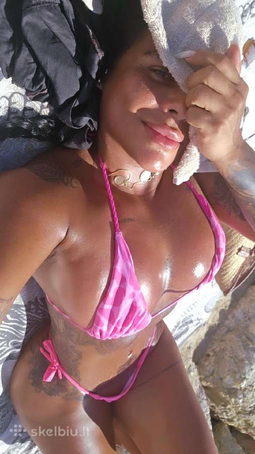 Sexy Latina with tattoos - nuotraukos Nr. 3