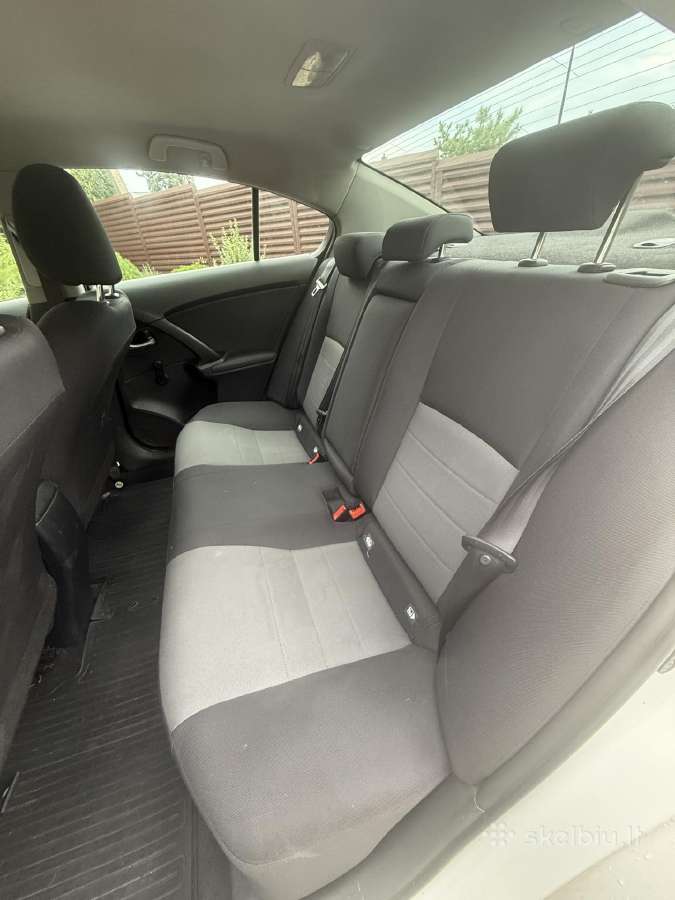 Toyota Avensis automobilis - nuotraukos Nr. 8