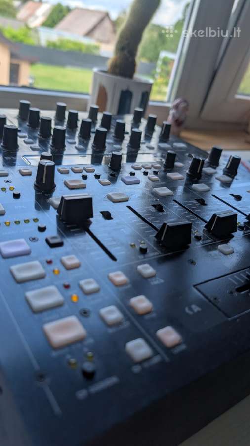 Behringer Ddm4000 Dj mikšeris - nuotraukos Nr. 3