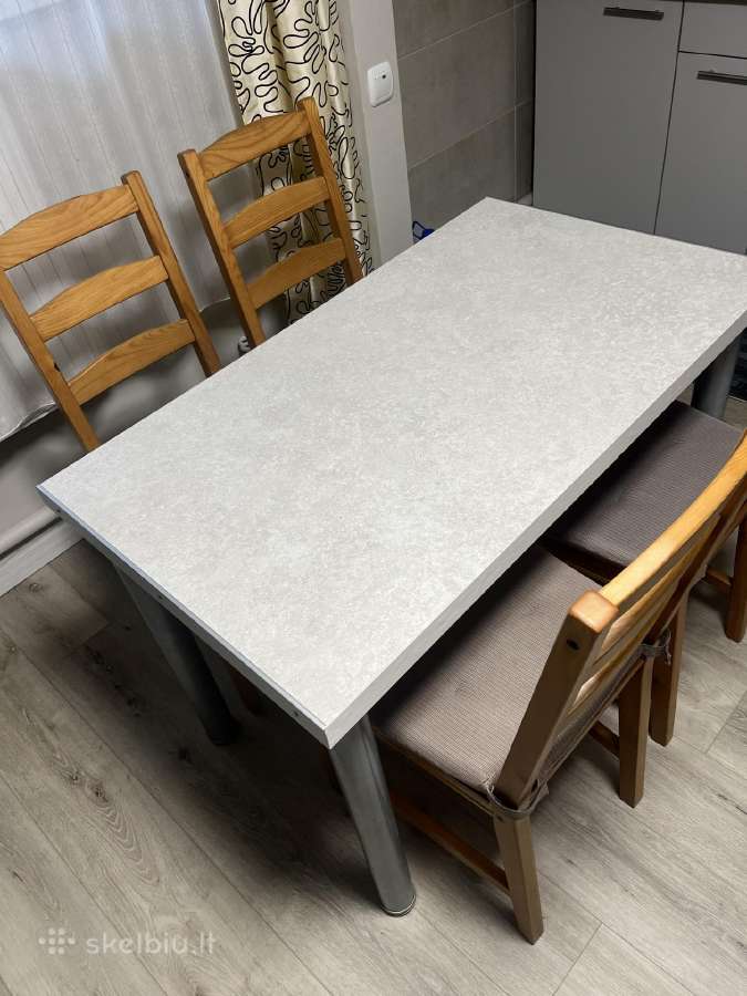 Virtuvės stalas su kėdėmis - nuotraukos Nr. 4