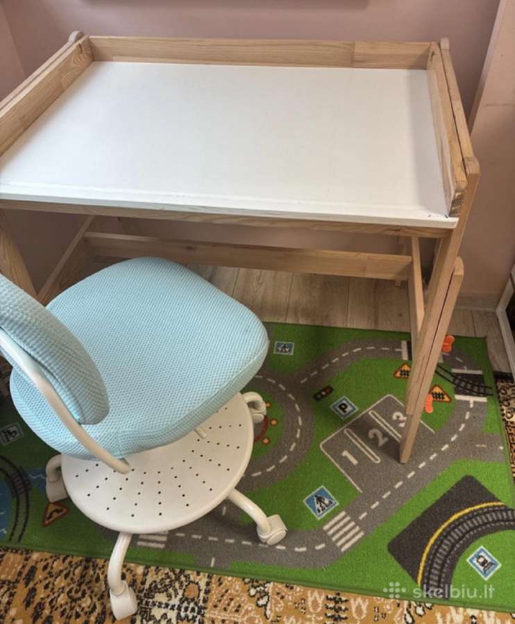Vaikiškas rašomasis stalas Ikea + kėdė + kilimėlis - nuotraukos Nr. 2