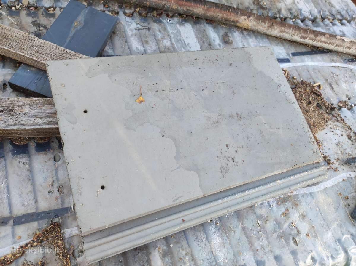 Parduodu 50 m2 pilkų beton. čerpių Benders Carisma - nuotraukos Nr. 2