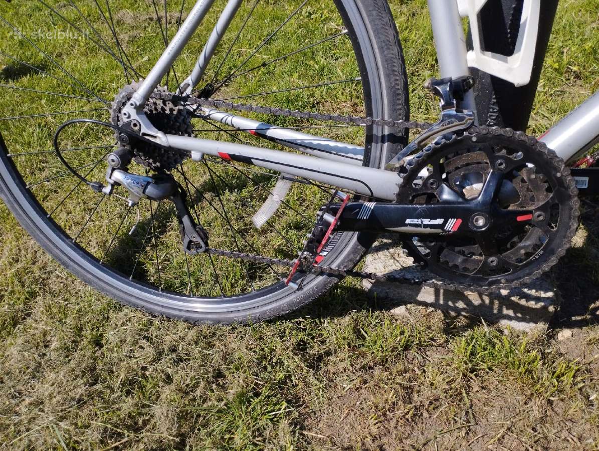 Du hibridai. Specialized Sirrus ir Merida - nuotraukos Nr. 5