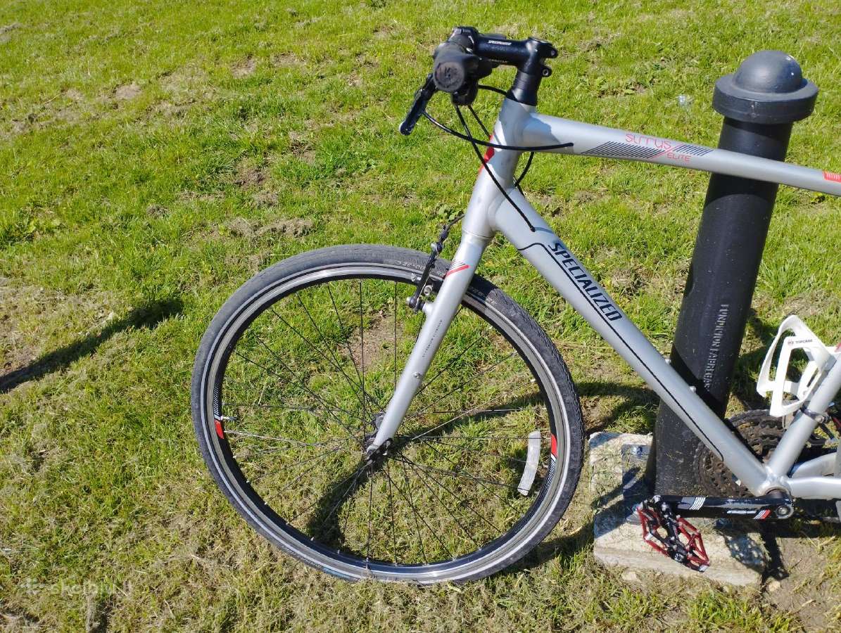 Du hibridai. Specialized Sirrus ir Merida - nuotraukos Nr. 7