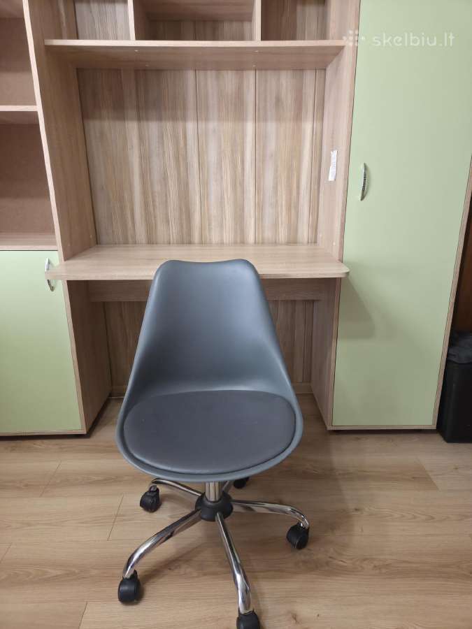 Vaikiska spintele su rašomu stalu - nuotraukos Nr. 3