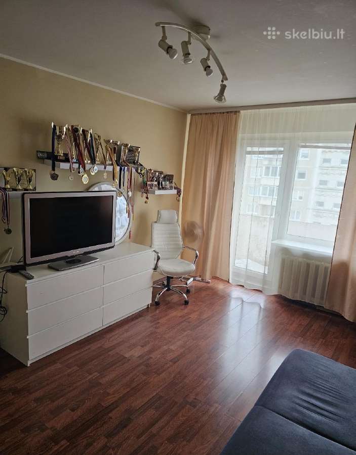 Parduodamas erdvus 3 kambarių (buvęs 4 k.) butas - nuotraukos Nr. 3