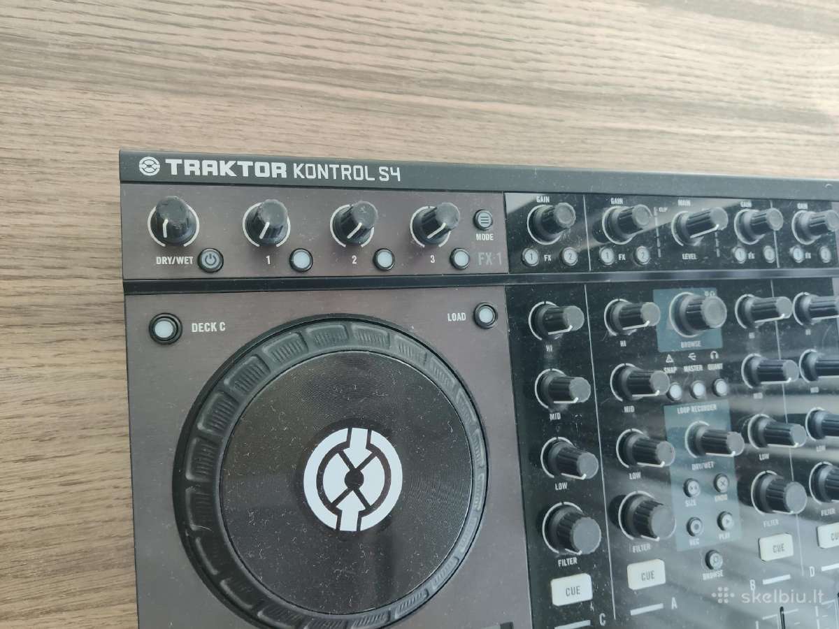 Dj Pultas Traktor Kontrol S4 - nuotraukos Nr. 3