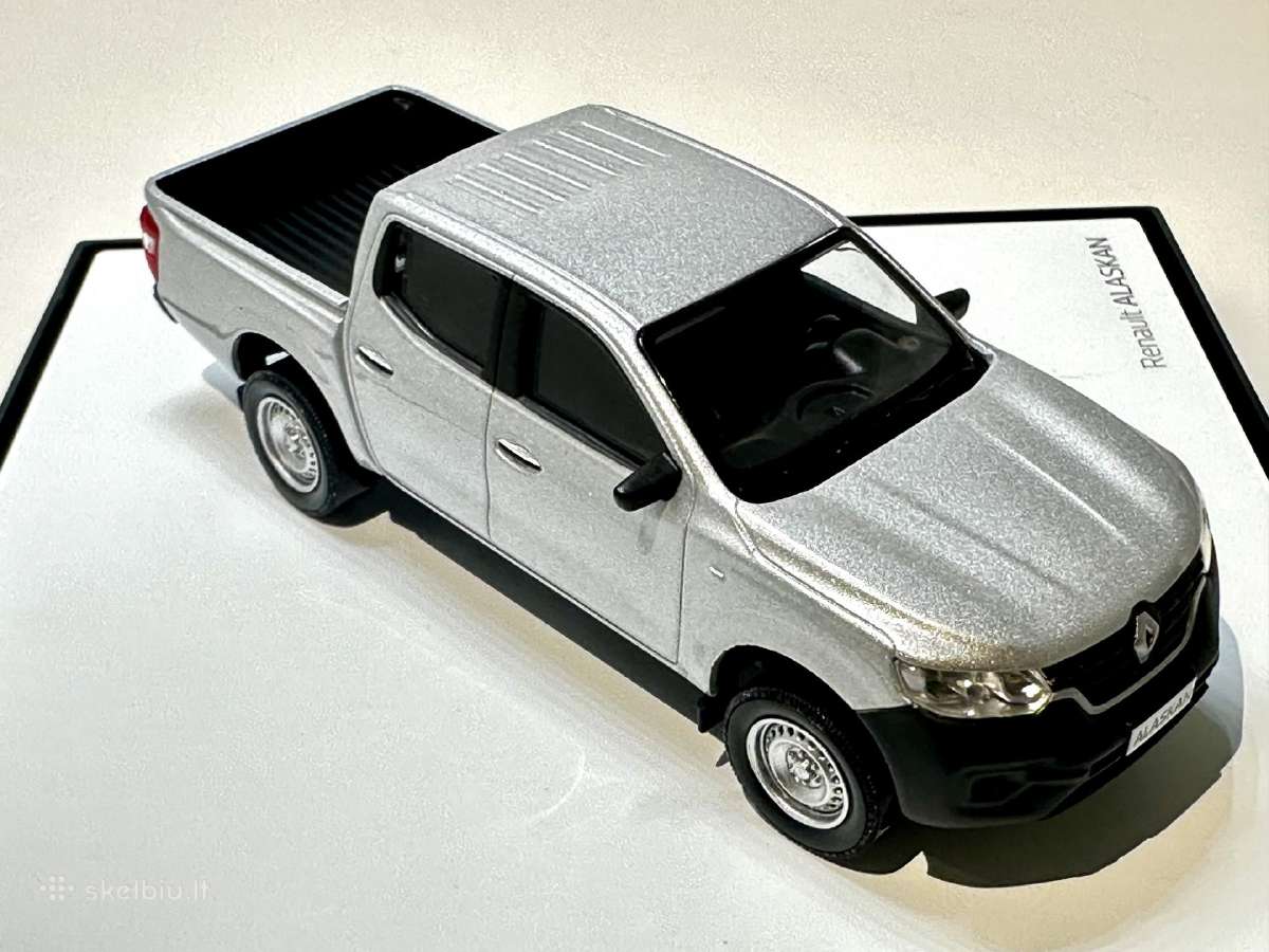 Renault Alaskan 2017 sidabro 1:43 Norev - nuotraukos Nr. 5