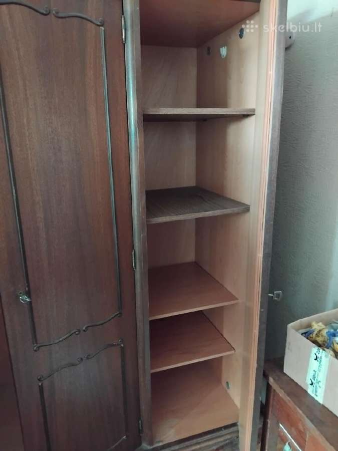 Spinta su veidrodziu ir spintele - nuotraukos Nr. 2