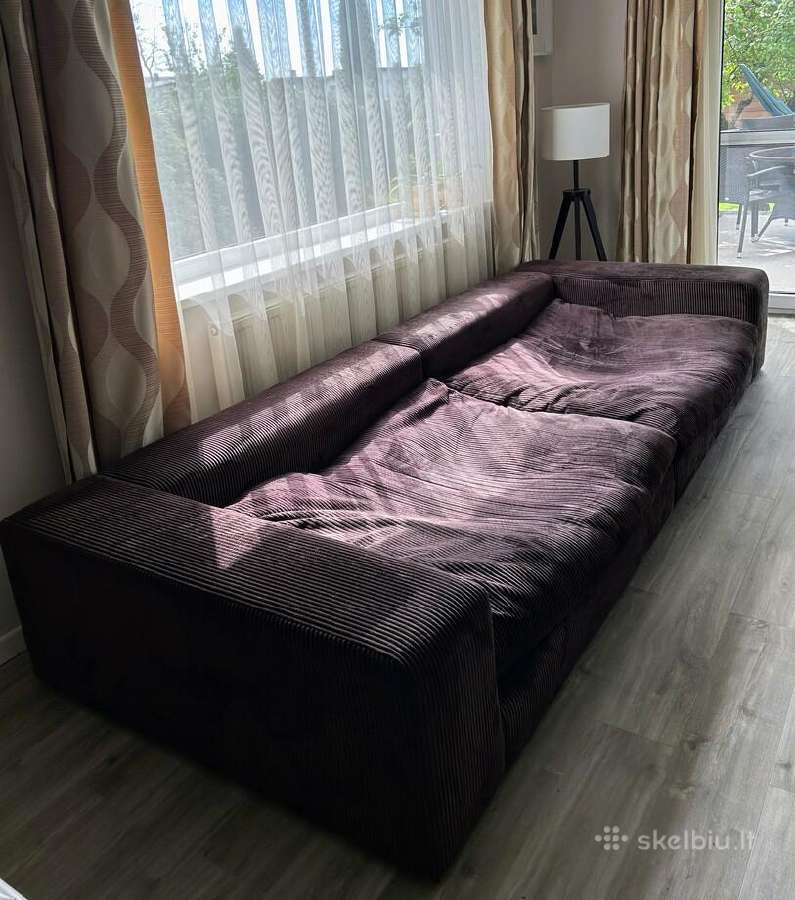 Didelė ir patogi sofa su pagalvėlėmis - nuotraukos Nr. 4