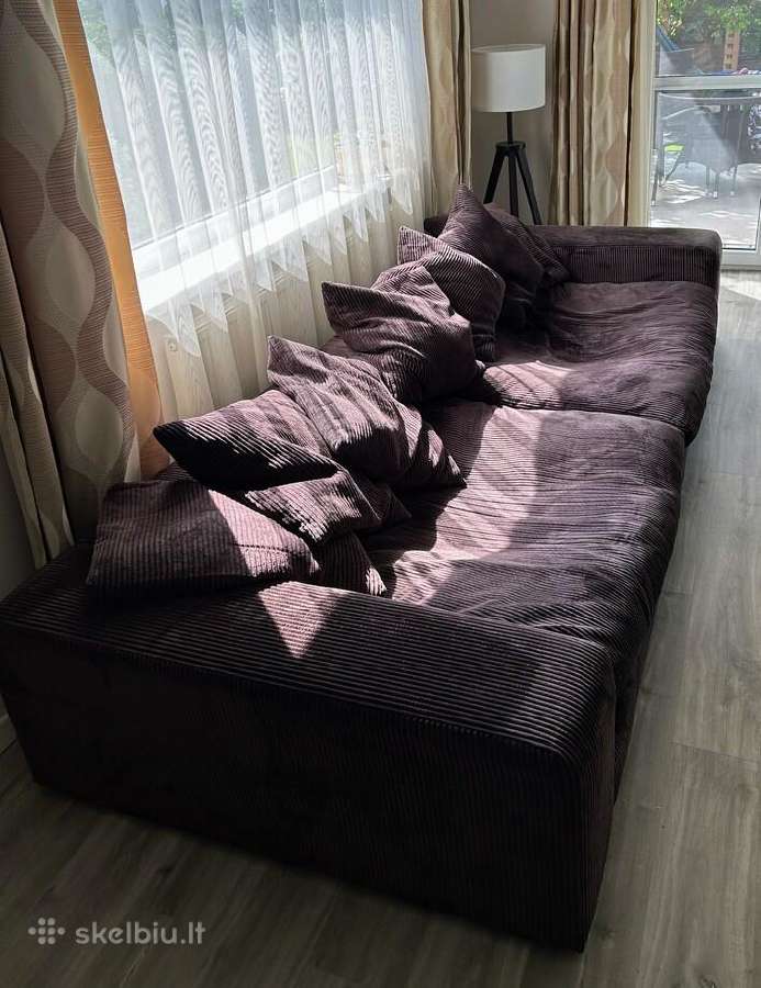 Didelė ir patogi sofa su pagalvėlėmis - nuotraukos Nr. 2