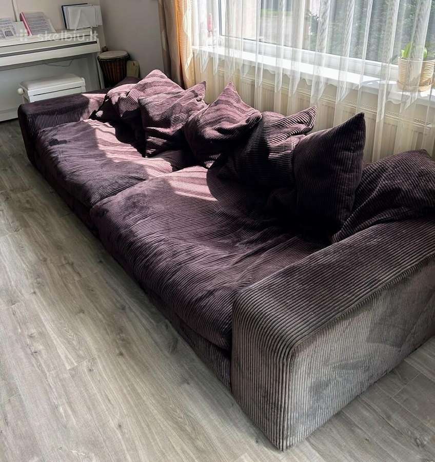 Didelė ir patogi sofa su pagalvėlėmis - nuotraukos Nr. 3
