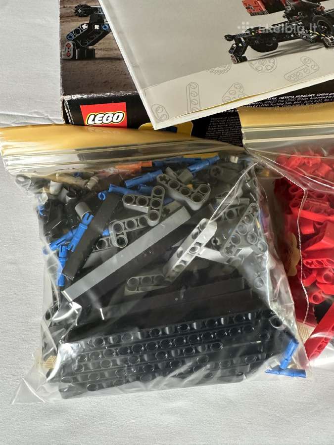 Lego Technic 42144 - nuotraukos Nr. 3